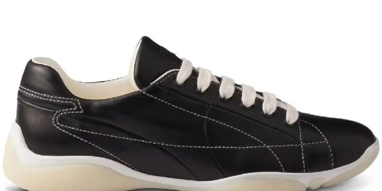 Prada eleva sus íconos: Zapatillas clásicas reinventadas como tendencias de lujo