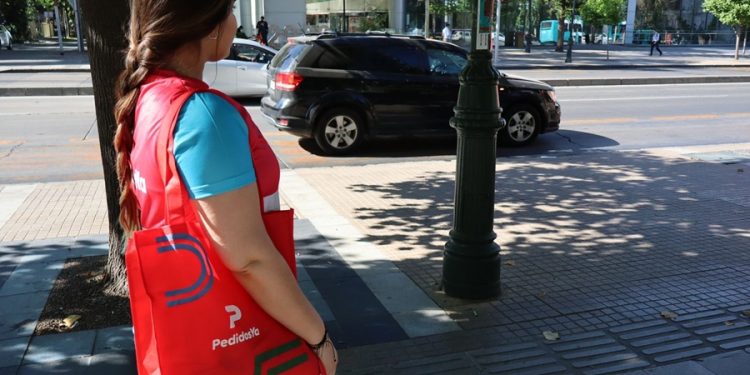 PedidosYa refuerza su apuesta por su servicio de entrega a pie