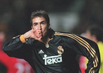 Más que una camiseta: El peso histórico de la camiseta Adidas del Real Madrid 1999-2000
