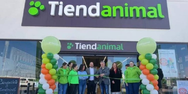 Tiendanimal expande su presencia con nuevas tiendas en España