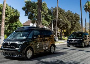 El futuro de la movilidad: Uber suma furgonetas autónomas VW a su flota global
