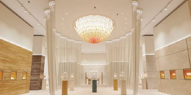Bvlgari hace una gran entrada en Watches & Wonders reimaginando dos íconos