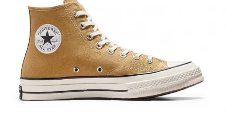 «Converse Chuck 70 Hi: El clásico reinventado que marca tendencia»