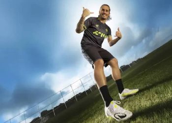 Decathlon y Skechers incursionan en el competitivo mercado del fútbol profesional