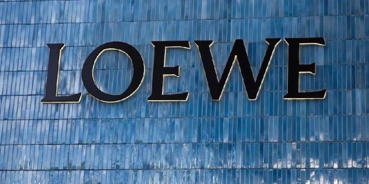 Firma española de lujo Loewe continúa conquistando el mercado estadounidense