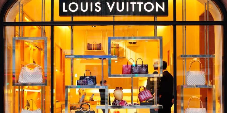 El precio del lujo: Louis Vuitton responde a factores económicos con ajuste en EE.UU.
