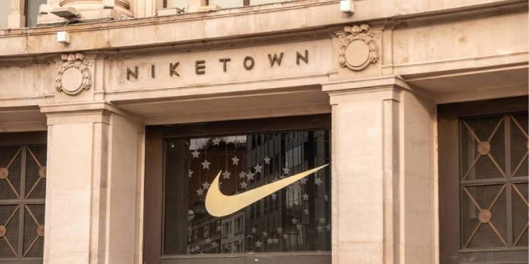 Crea tu propio cartel personalizado en la nueva pop-up de Nike