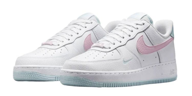 Las The Nike Air Force 1 “Pink Foam” son las zapatillas blancas más primaverales que lucirás este año