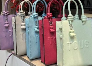 TOUS presenta el minibolso pop rosa claro Brenda