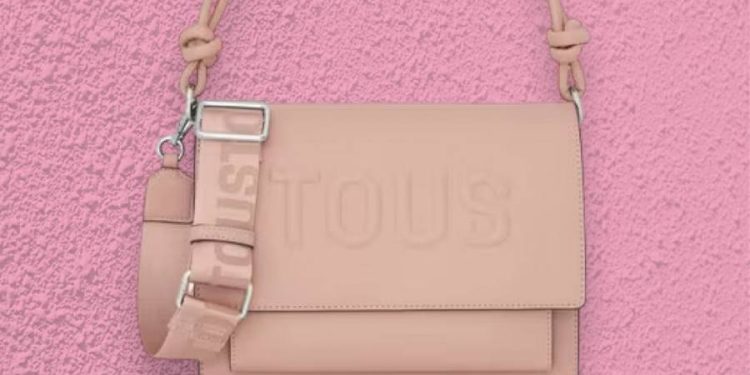 TOUS presenta la bandolera mediana Audree Topo La Rue New
