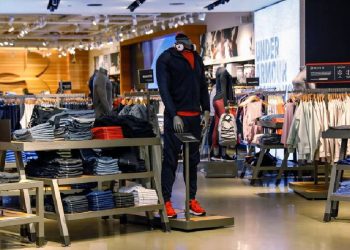 Under Armour enfrenta un momento crítico en su historia financiera