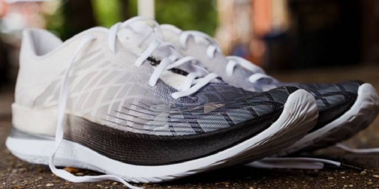 Las zapatillas ideales para corredoras: Under Armour UA W Charged Surge 4