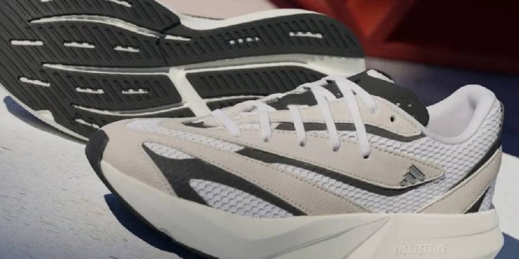 Adidas Lightblaze capta la atención de los amantes del calzado urbano y deportivo