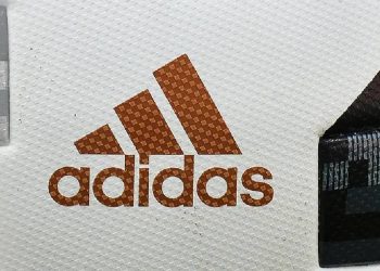 Adidas bajo ataque: La nueva amenaza en la moda global