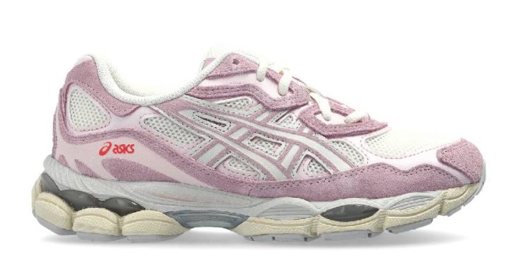 Estas son las zapatillas Asics coquette que este verano combinaré con faldas de raso y looks de gym