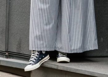 Converse grises: La tendencia sin tiempo para primavera 2025