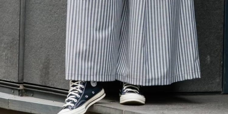 Converse grises: La tendencia sin tiempo para primavera 2025