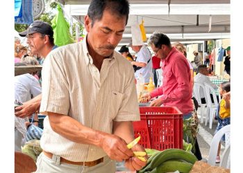 Delacuesta celebra la esencia de la vida, un tributo a las «Manos que Cultivan»