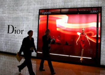 Dior evita sanción en Italia y apuesta por la responsabilidad social