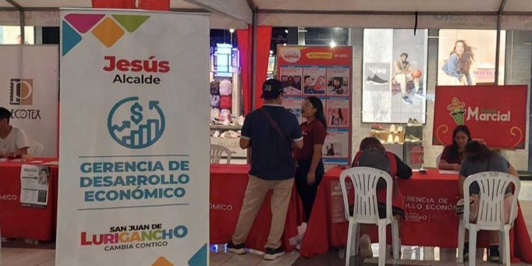 Feria laboral en Mall Aventura de San Juan de Lurigancho