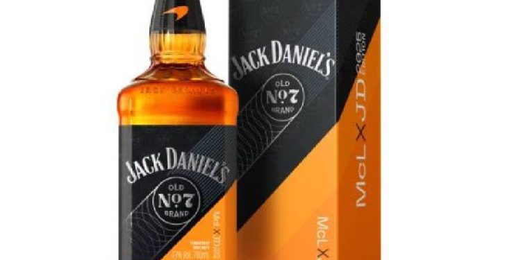 Jack Daniel’s y McLaren F1 lanzan whiskey exclusivo para la temporada 2025
