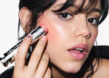 Jenna Ortega, nueva embajadora de maquillaje de Dior