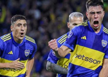 Jugadores de fútbol de Boca Juniors celebrando