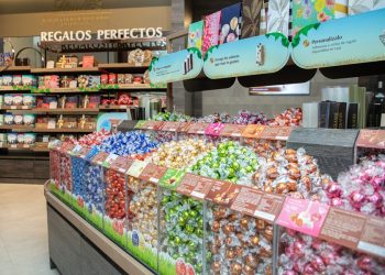 Lindt continúa su expansión con nueva tienda en Viña del Mar