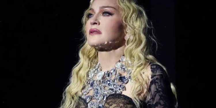 Madonna renace con homenaje a su madre
