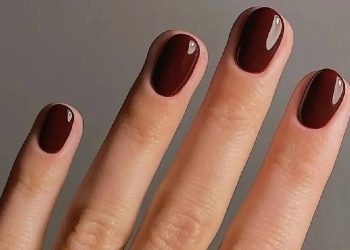 Marrón Espresso: La tendencia irresistible para uñas en verano