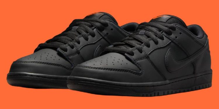 Las Dunk Low “Triple Black” destacan por su estética monocromática