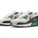Las Nike Air Max 90 “Evergreen Aura” son las zapatillas más grunges de 2025
