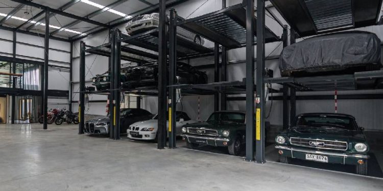 Una propuesta premium para autos clásicos y deportivos llega a Uruguay