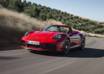 El Porsche 911 Carrera Cabriolet es una obra maestra de la ingeniería automotriz