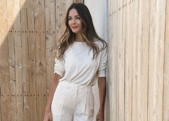 Revitaliza tu estilo con los conjuntos monocolor de Zara verano 2025