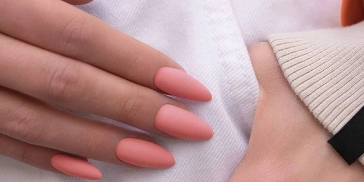 Uñas revolucionarias: Tendencias que triunfarán en el verano 2025