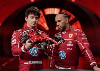 Lewis Hamilton y Charles Leclerc ponen a prueba sus habilidades con el Ferrari SF-24 LEGO® Technic™