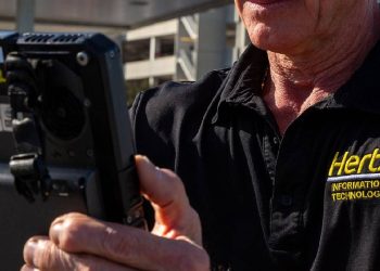 Hertz optimiza la entrega de vehículos en aeropuertos