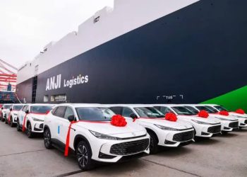 China marca el rumbo: MG construye el barco más grande para llevar coches a Europa
