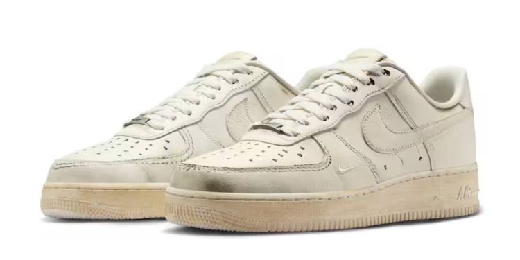 Nike ha sorprendido al mundo sneaker con el lanzamiento de las Air Force 1 Low “Dirty Triple White”