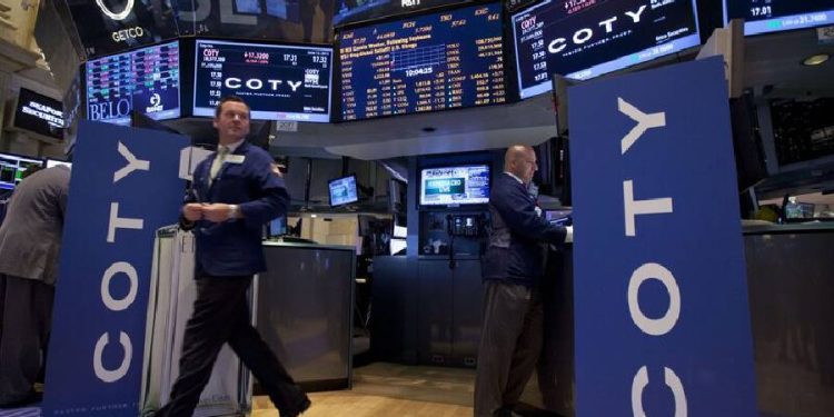Coty en venta: El futuro de la marca en juego