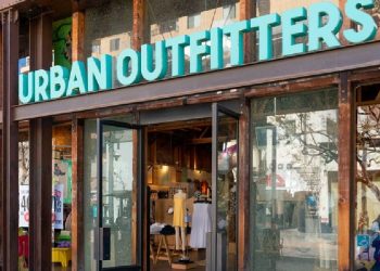 Crecimiento imparable: Urban Outfitters domina el mercado