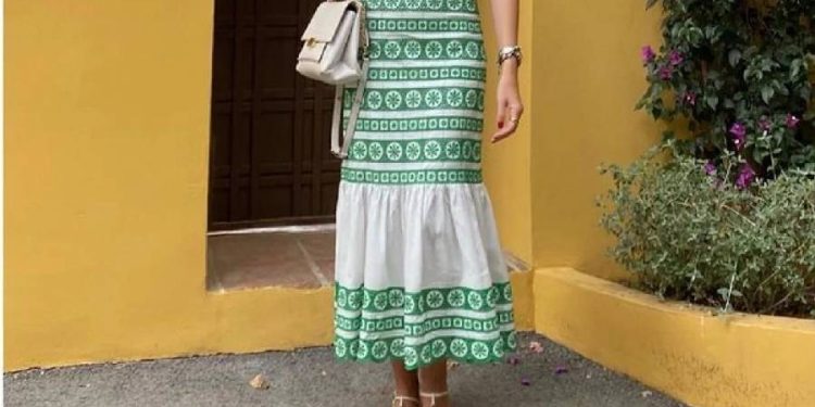 Falda midi bordada: La prenda imprescindible del verano