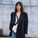 Jeans acampanados veraniegos: La tendencia retro que reinventa el estilo en 2025