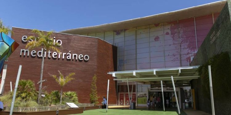 Lighthouse refuerza su liderazgo en España con nueva adquisición de centro comercial en Cartagena