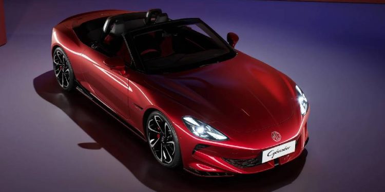 MG Motor pisa el acelerador: lanza híbrido, SUV familiar y primer convertible eléctrico en Chile
