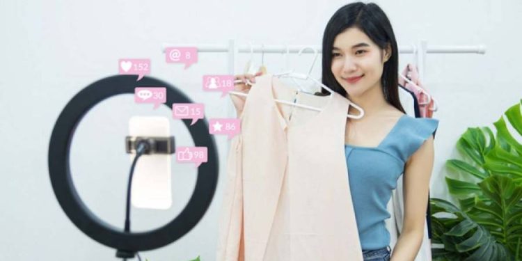 Revolución en el comercio digital: Cómo FlashBuy democratiza el Live Shopping en España