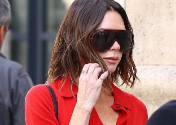 Victoria Beckham reinventa el estilo con el polo clásico