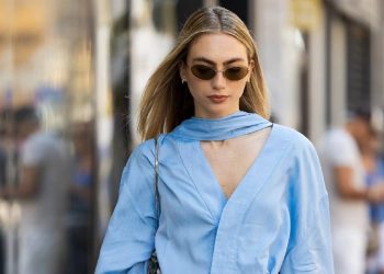 Azul hielo: La tendencia que conquista el verano