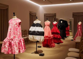 Balenciaga revoluciona con ropa que se regenera